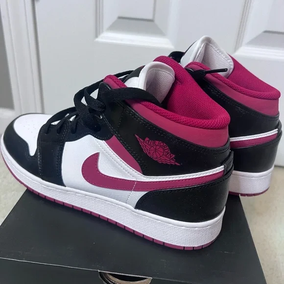 Air Jordan 1 Mid GS – White/Gym Red-Black (Size W8.5) - Picture 4 of 8